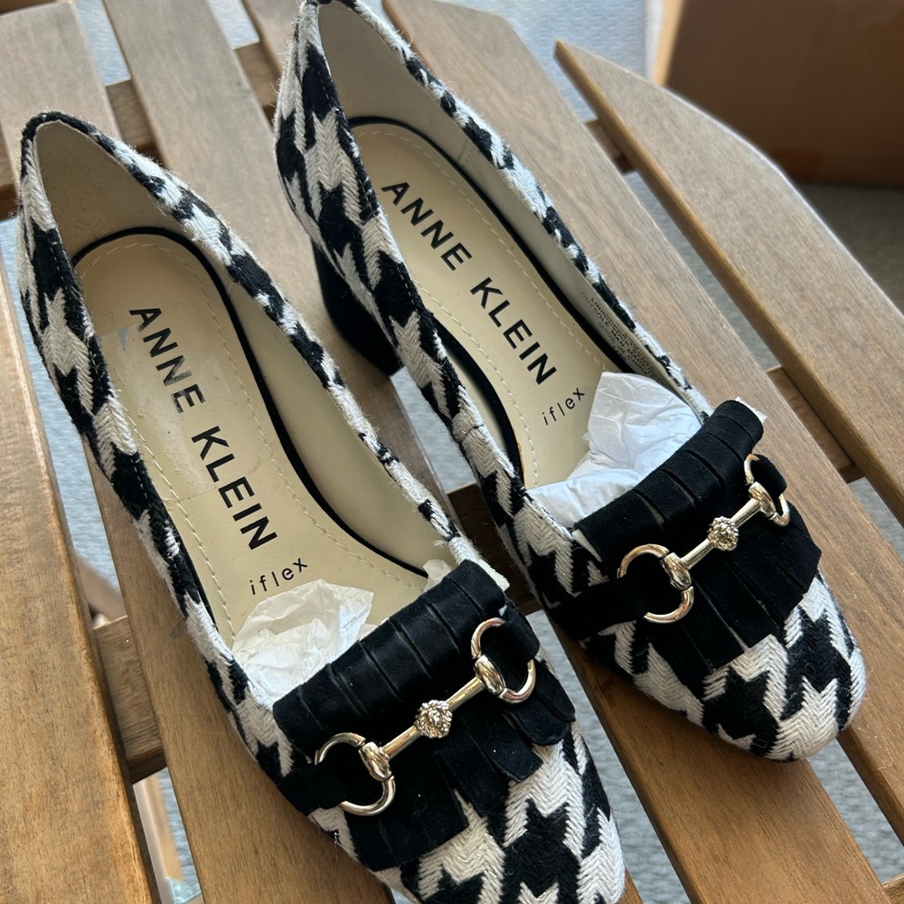Black /White Houndstooth flats, size 6.5 Ann Klein